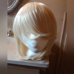 Blonde bob wig